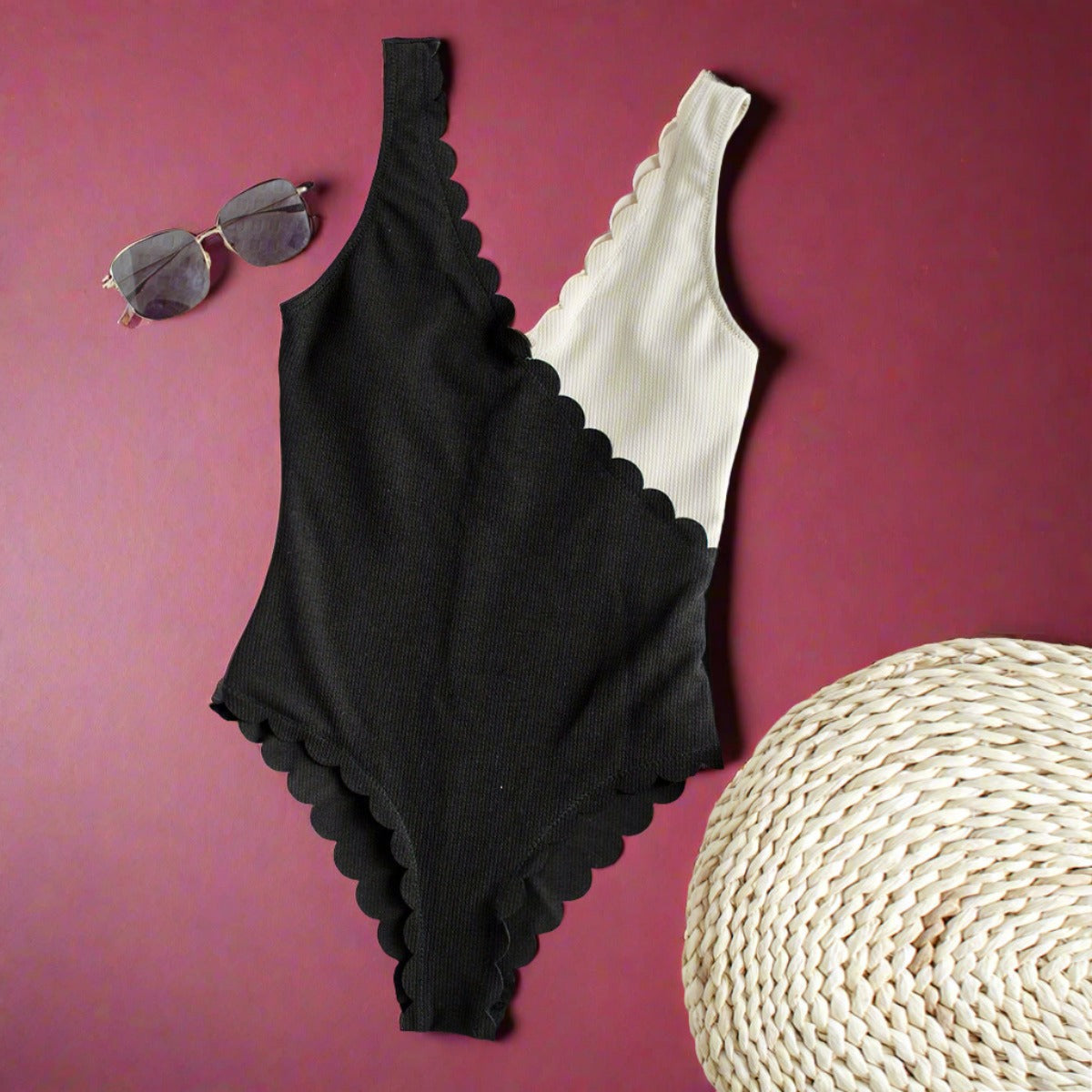 Women's Scalloped 1 Piece Swimsuit